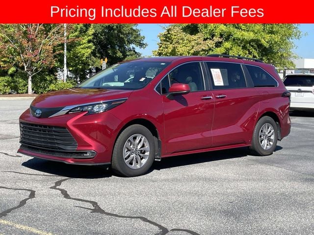2025 Toyota Sienna XLE 8 Passenger
