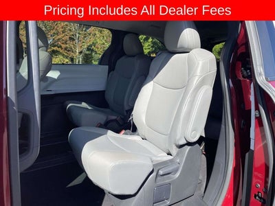 2025 Toyota Sienna XLE 8 Passenger