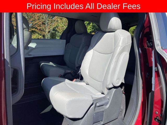 2025 Toyota Sienna XLE 8 Passenger