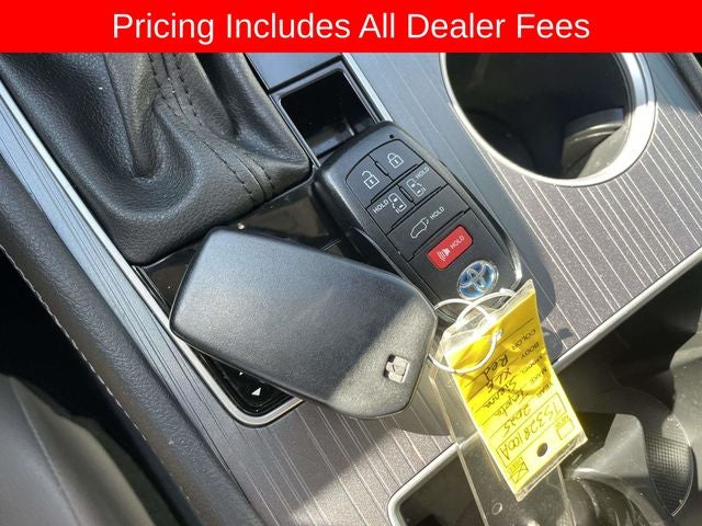 2025 Toyota Sienna XLE 8 Passenger
