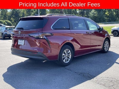 2025 Toyota Sienna XLE 8 Passenger