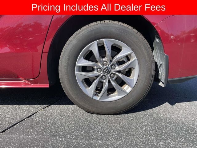 2025 Toyota Sienna XLE 8 Passenger