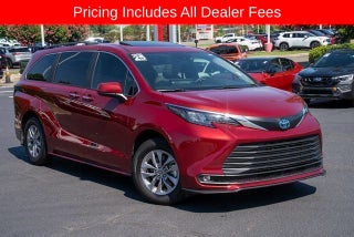 2025 Toyota Sienna XLE 8 Passenger