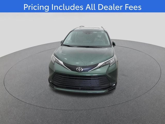 2026 Toyota Sienna XLE 8 Passenger