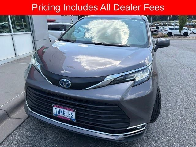 2023 Toyota Sienna XLE 7 Passenger