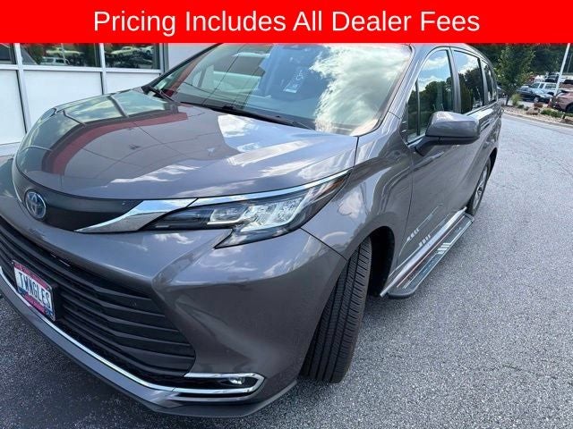 2023 Toyota Sienna XLE 7 Passenger