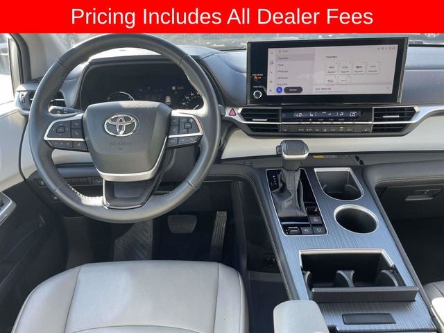 2025 Toyota Sienna XLE 8 Passenger