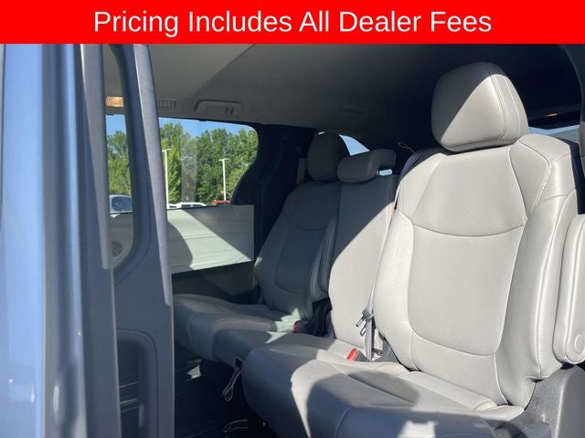 2025 Toyota Sienna XLE 8 Passenger