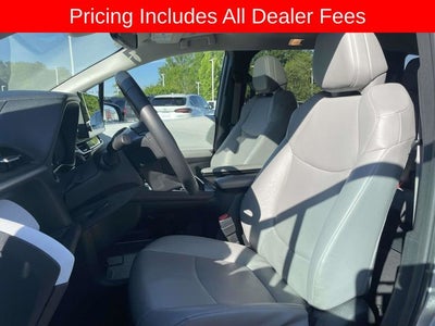 2025 Toyota Sienna XLE 8 Passenger