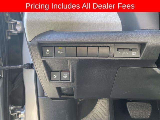 2025 Toyota Sienna XLE 8 Passenger