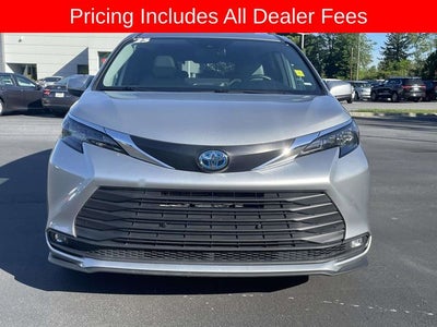 2025 Toyota Sienna XLE 8 Passenger