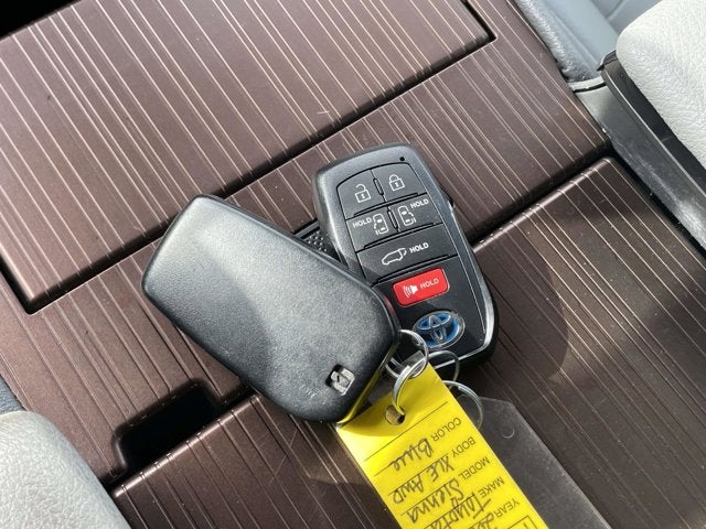 2024 Toyota SIENNA XLE AWD XLE