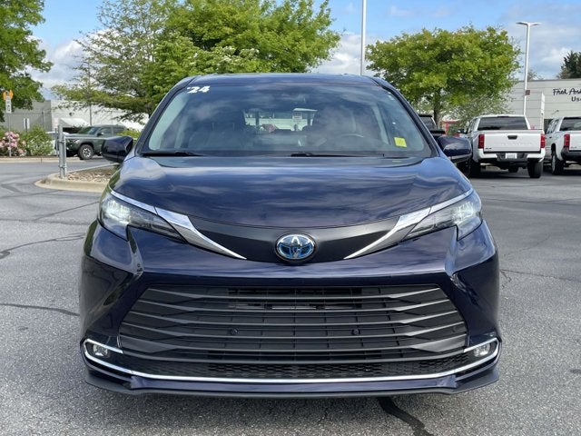 2024 Toyota SIENNA XLE AWD XLE