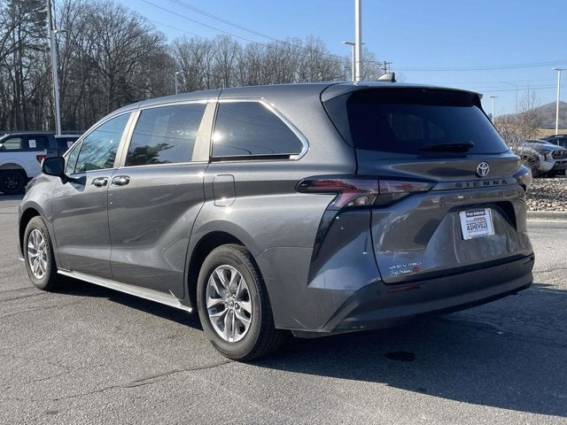 2025 Toyota Sienna XLE