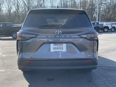 2025 Toyota Sienna XLE