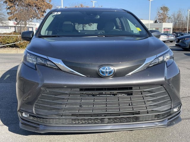 2025 Toyota Sienna XLE