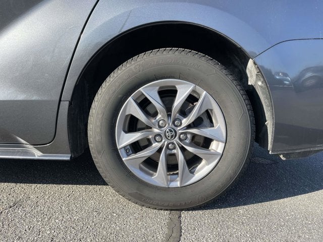 2025 Toyota Sienna XLE