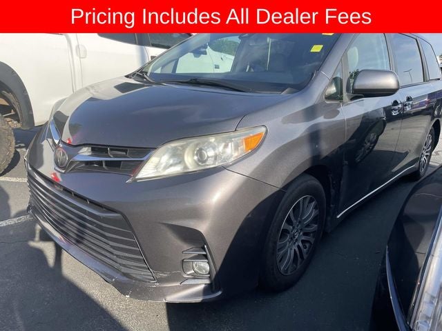 2018 Toyota Sienna XLE 8 Passenger