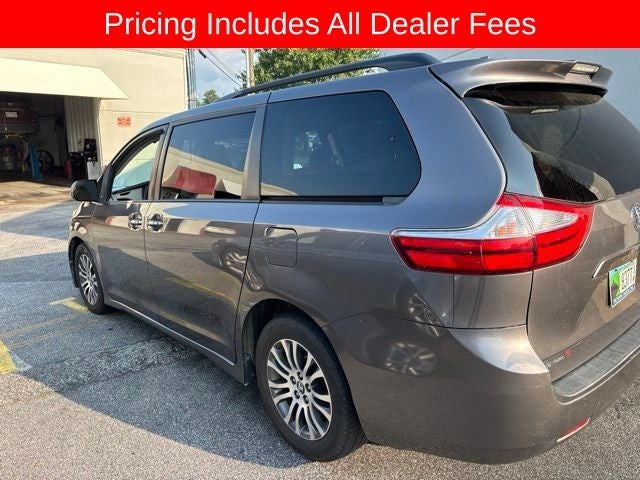 2018 Toyota Sienna XLE 8 Passenger