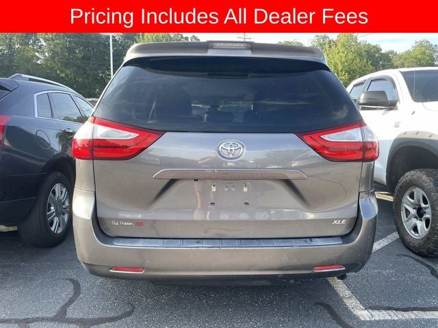 2018 Toyota Sienna XLE 8 Passenger