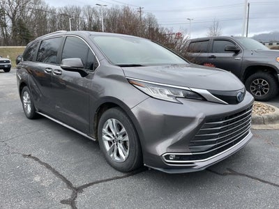 2022 Toyota Sienna Limited