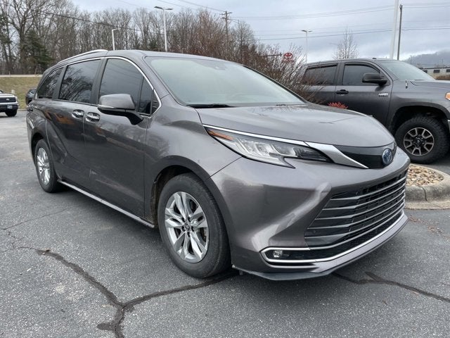 2022 Toyota Sienna Limited