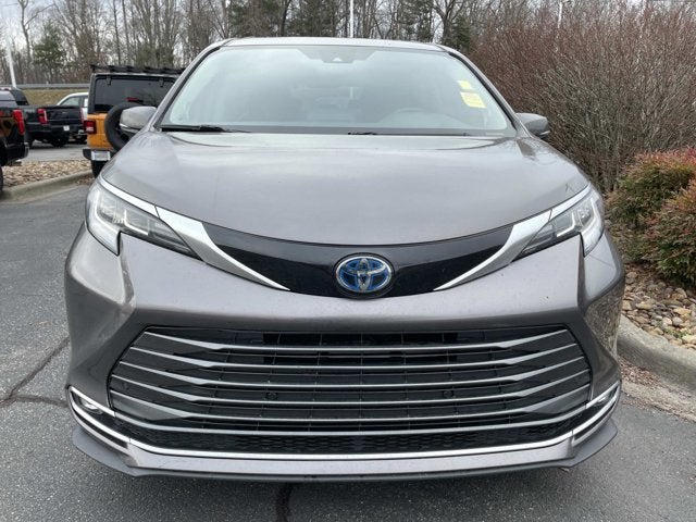 2022 Toyota Sienna Limited