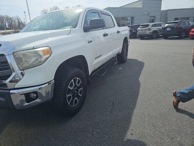 2014 Toyota Tundra SR5
