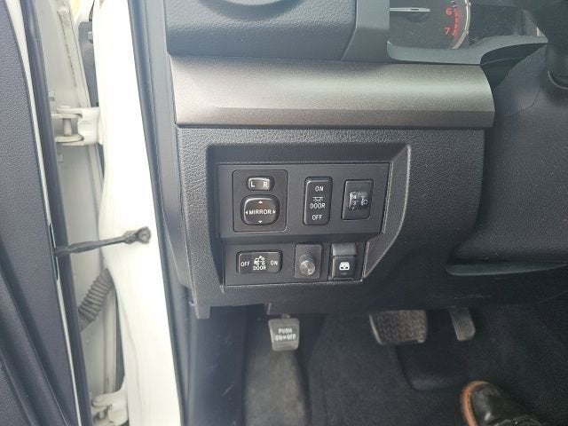 2014 Toyota Tundra SR5