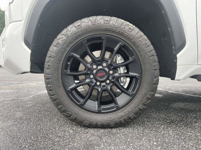 2025 Toyota TUNDRA 4X4 SR5