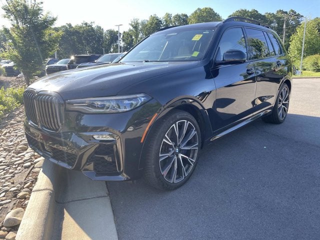 2020 BMW X7 M50i's photo