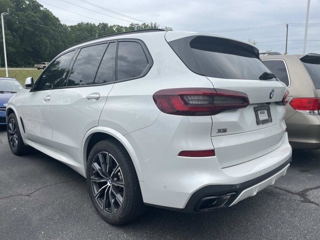 2021 BMW X5 M50i