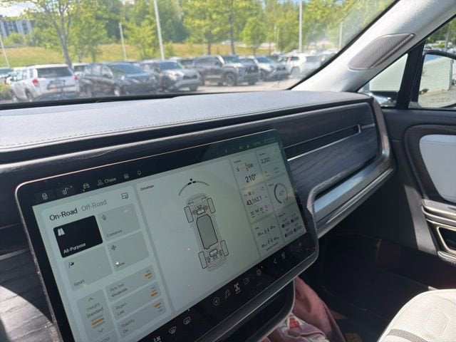 2023 Rivian R1S Adventure