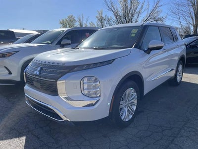 2022 Mitsubishi Outlander ES