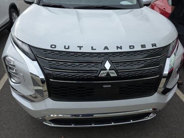 2022 Mitsubishi Outlander ES