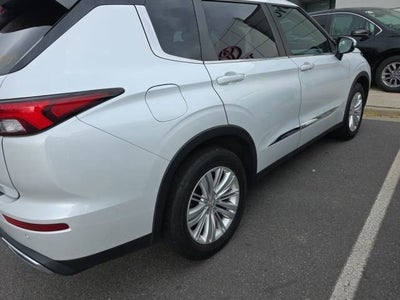 2022 Mitsubishi Outlander ES