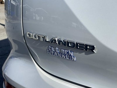 2022 Mitsubishi Outlander ES