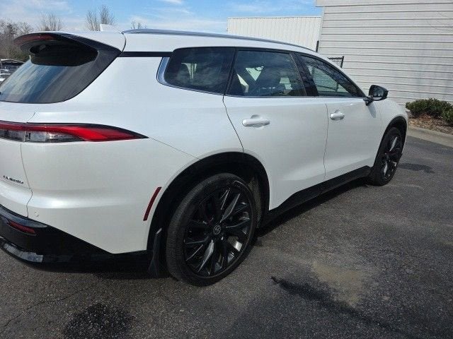 2025 Toyota Crown Signia Limited