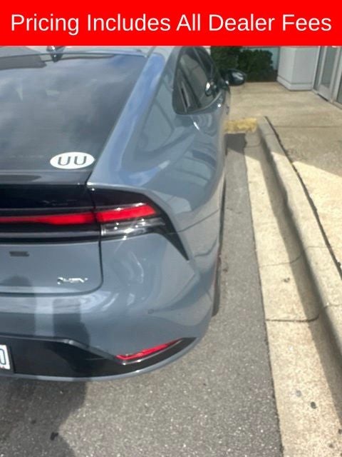 2025 Toyota Prius XLE