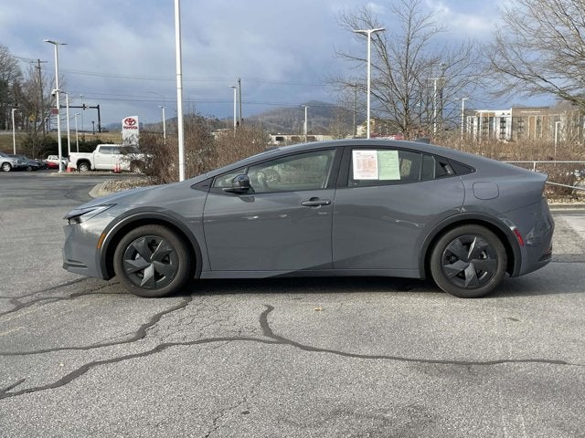 2025 Toyota Prius LE