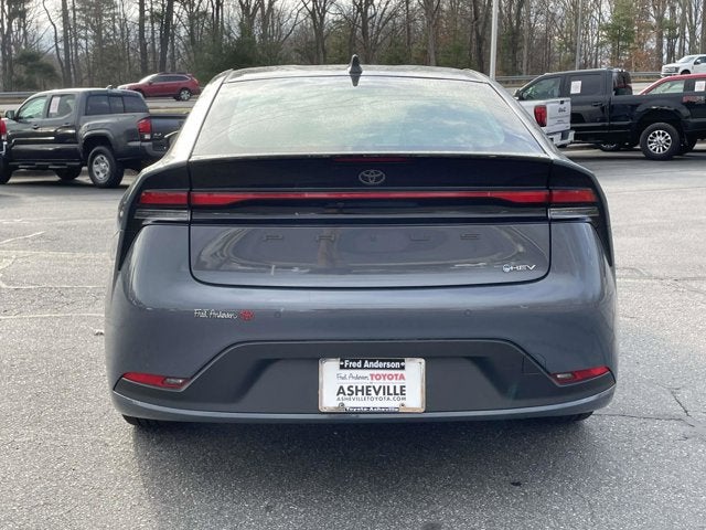 2025 Toyota Prius LE