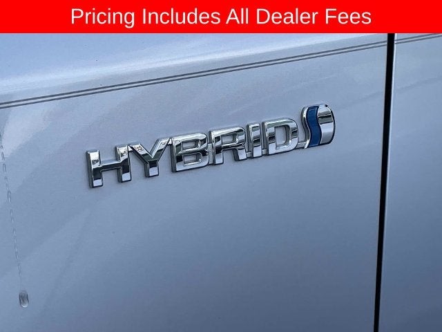 2016 Toyota Prius v Three