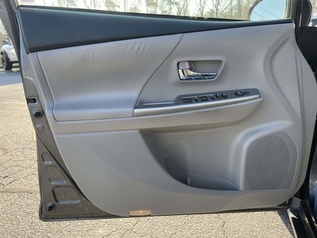 2016 Toyota Prius v Four