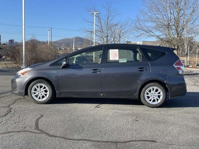 2016 Toyota Prius v Four