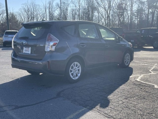 2016 Toyota Prius v Four