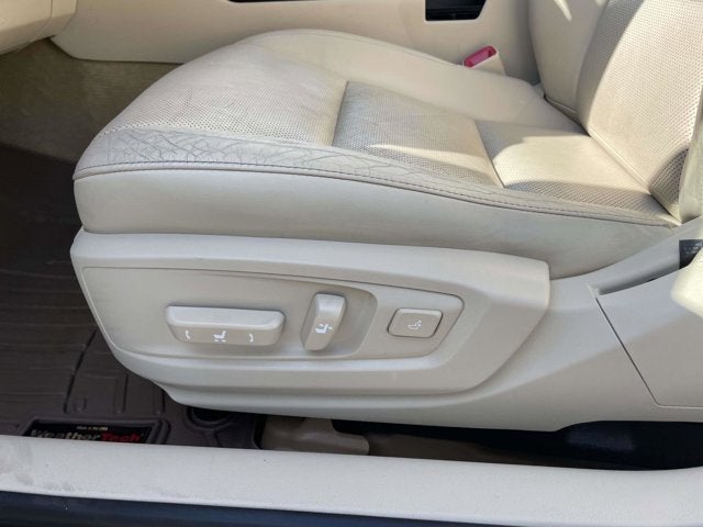 2013 Lexus ES 300h 300h