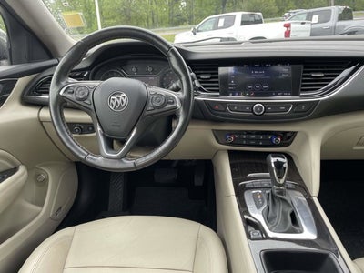 2018 Buick Regal TourX Essence