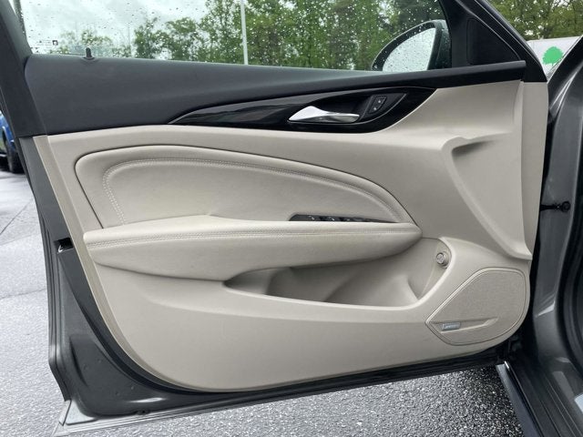2018 Buick Regal TourX Essence