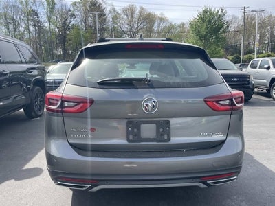 2018 Buick Regal TourX Essence