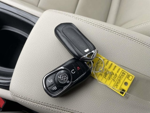 2018 Buick Regal TourX Essence